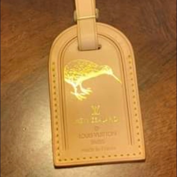 SOLD Louis Vuitton New Zealand Kiwi Bird Luggage Tag - Picture 2 of 3